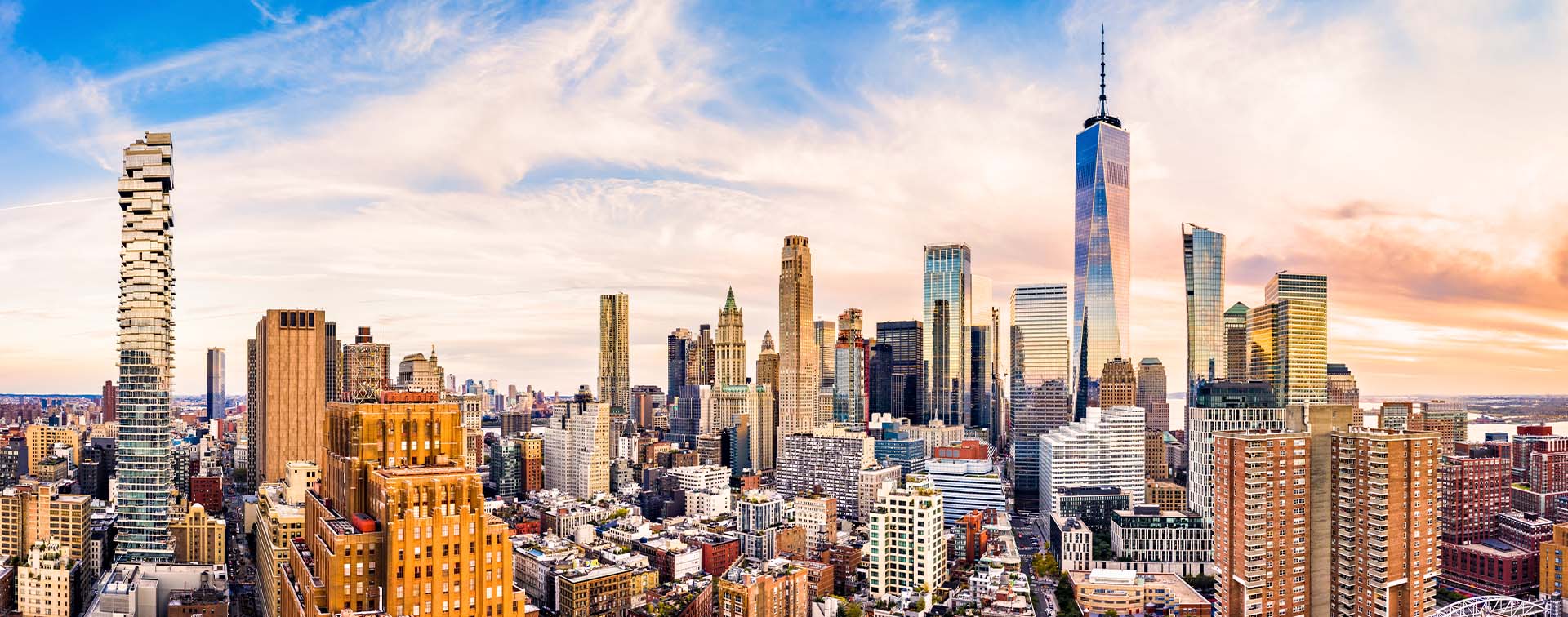 Skyline of Lower Manhattan in New York City, USA